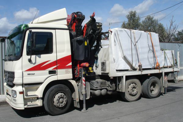 Φορτηγό για γερανομεταφορές